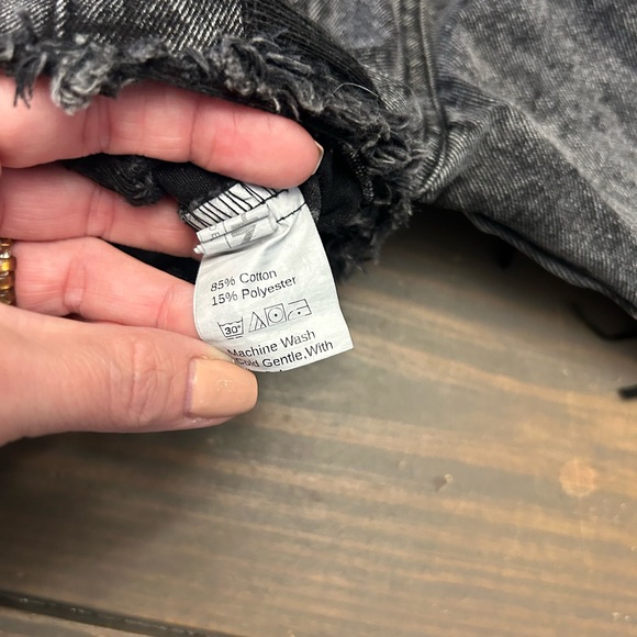 Shein Distressed, Thrashed Black Denim Jacket, Holes Cropped Fringe Size Large - Picture 9 of 13